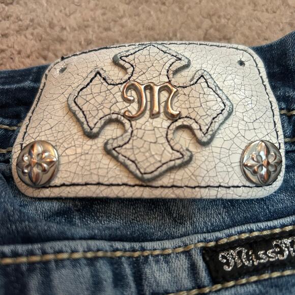 Miss Me Easy Skinny Jeans Sz 26 Embroidered Boho Aztec Angel Wings Distressed - Picture 5 of 7